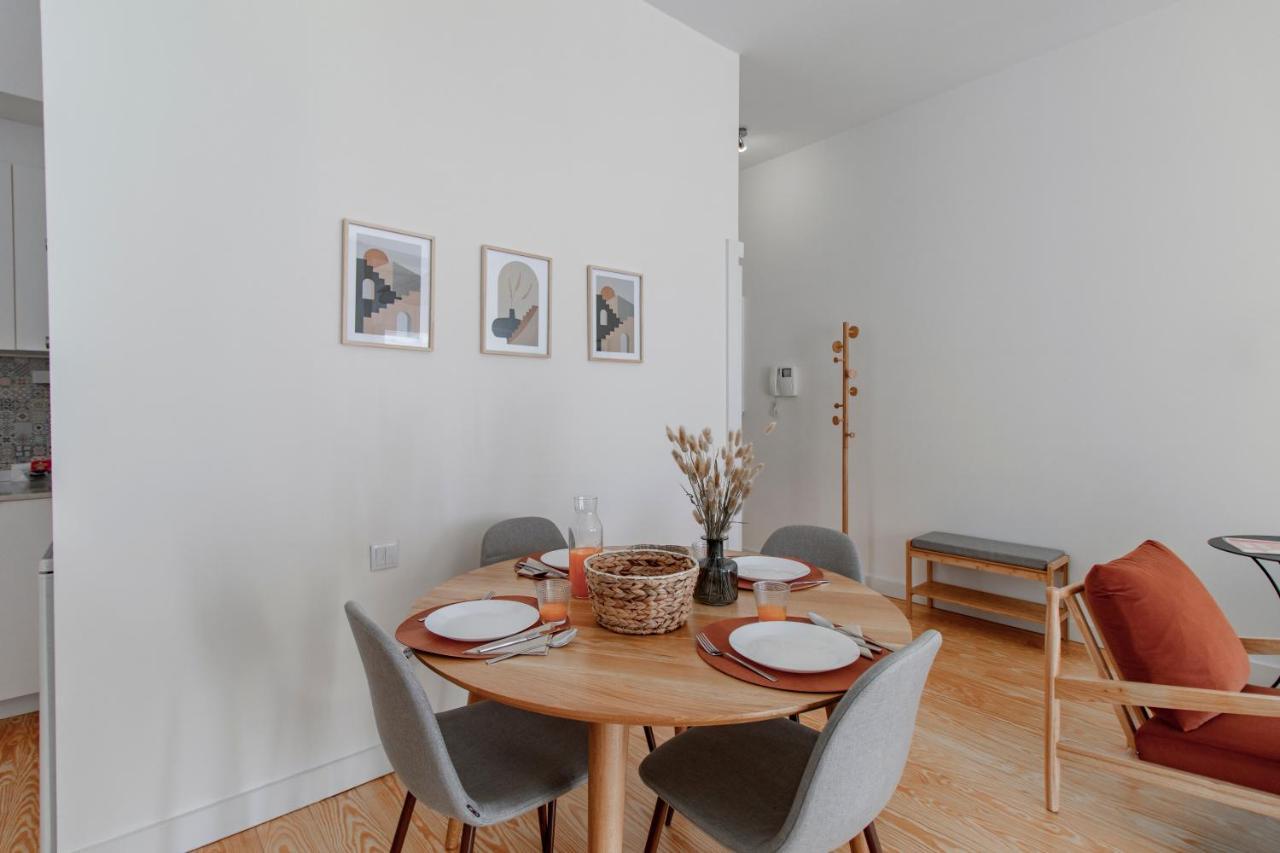 Virtudes Flat W/ Ac & Balcony By Lovelystay Porto Kültér fotó